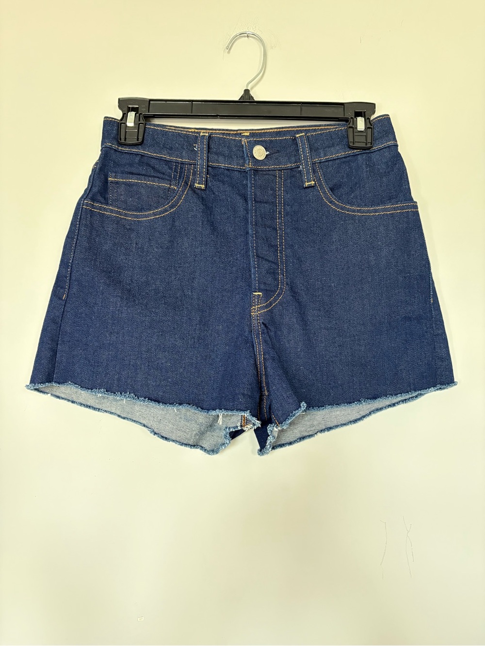 Levi’s Women’s Dark Wash High Rise Denim Shorts Size 27 Summer Concert Outfit